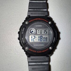 Casio W-216h Men's Digital Watch Illuminator